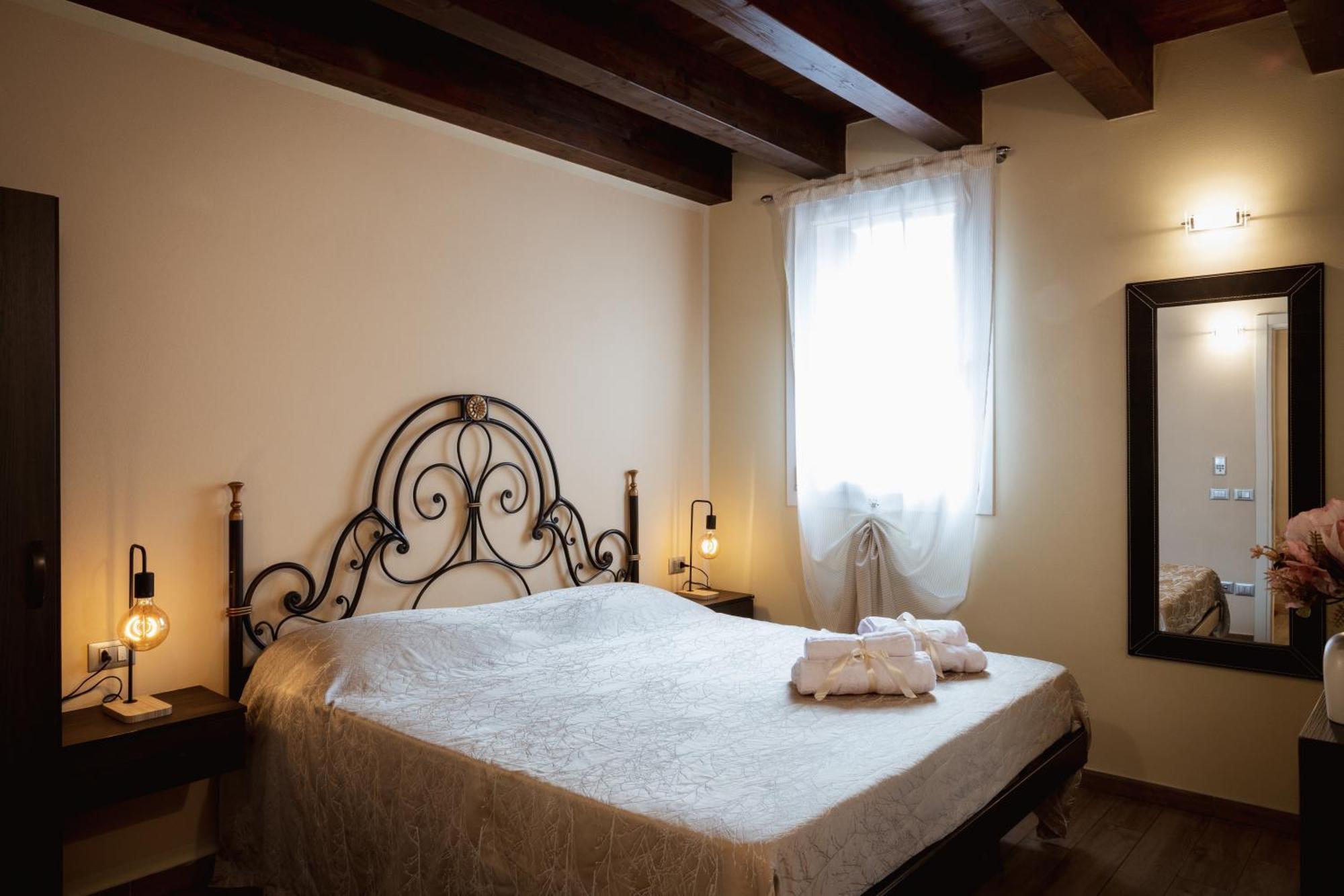 Double Room,1746946763:JPEG